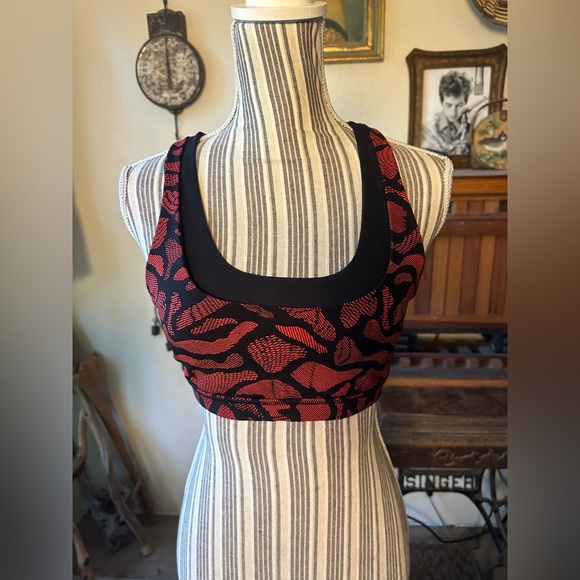 Lululemon Run Stuff Your Bra III Power Mesh - Picture 1 of 4